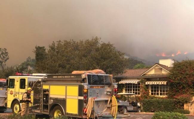 加州山火乘风逼近豪宅区