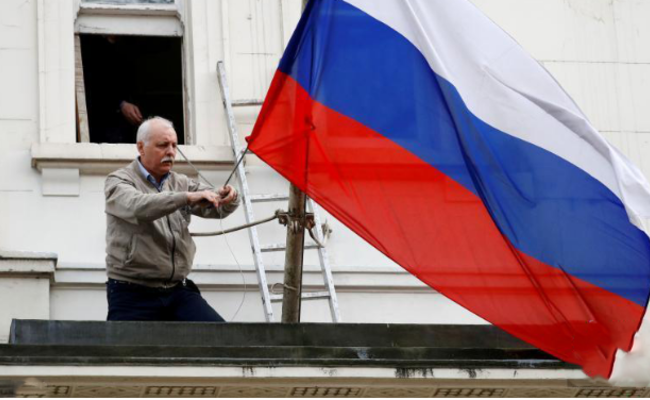 俄罗斯驻英国大使馆摘下国旗
