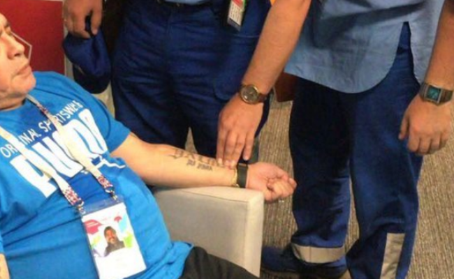 阿根廷胜出，球王兴奋过度入院