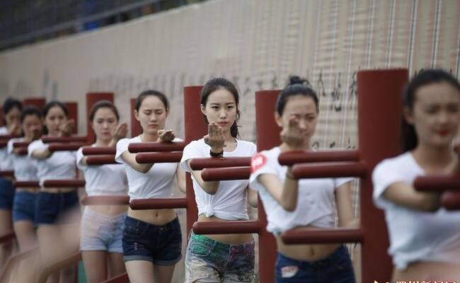 “00后”空乘学咏春