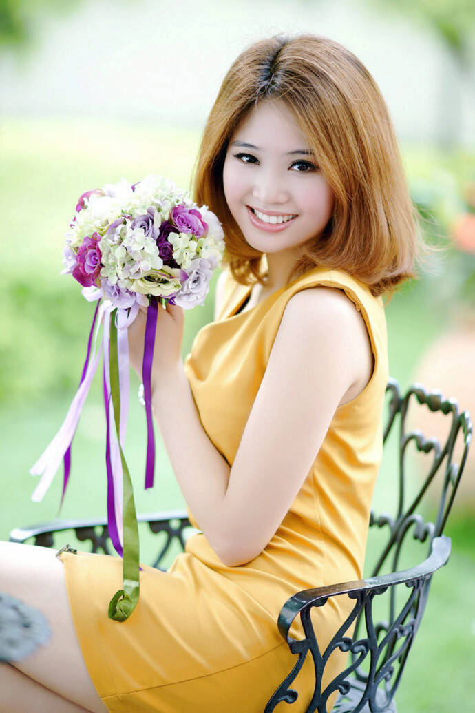 人像摄影(美女爱鲜花)