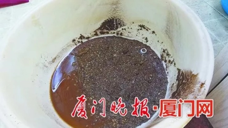 家里的热水器5年没清洗 师傅打开一看女主人惊呆