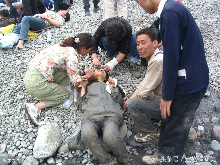 2008年5月14日,5-12汶川大地震,震区映秀紧急救援.