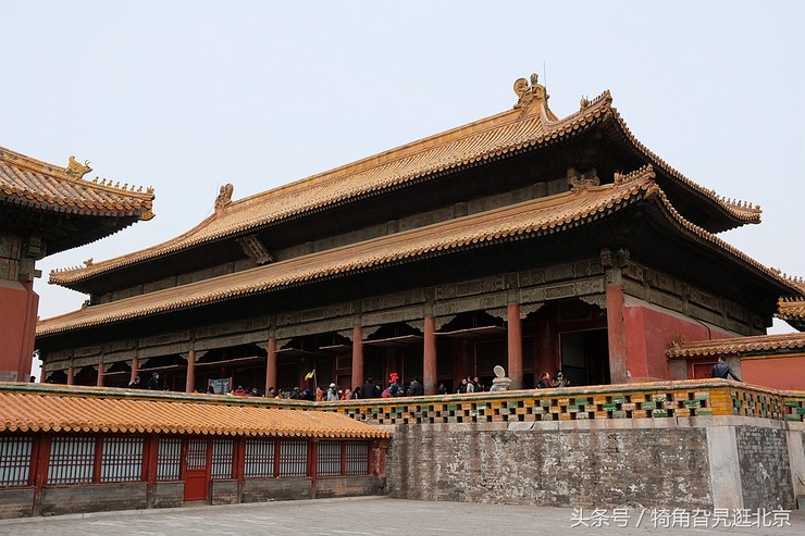 故宫中轴线上唯一房门不开在正中间的宫殿--坤宁宫