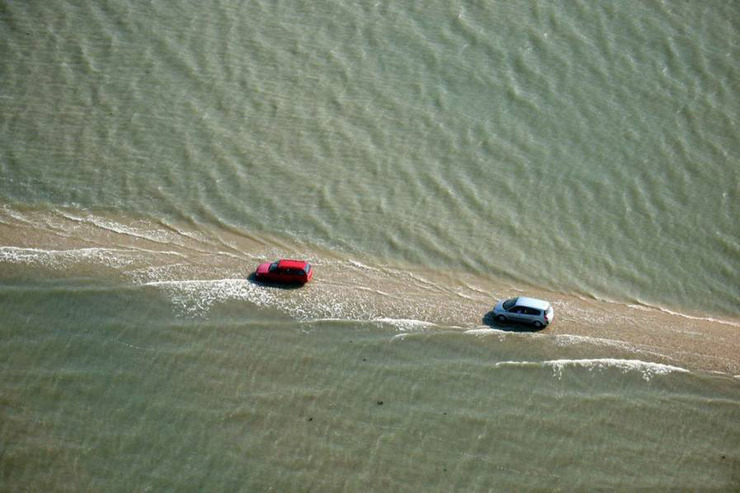 passage du gois: a tidal causeway in france