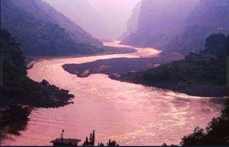 中国最神秘河流:两岸都是毒蛇 每到下雨变成血河