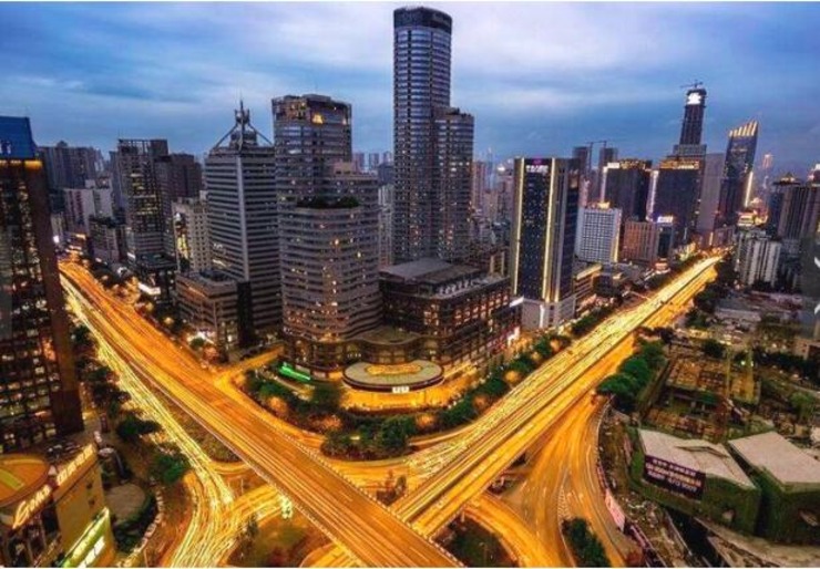 2、重庆，中华人民共和国直辖市，是长江上游地区的经济、金融、科创、航运和商贸物流中心。2016年GD