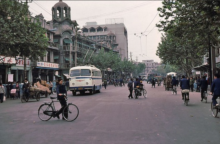 老照片:1983年的湖北武汉街景