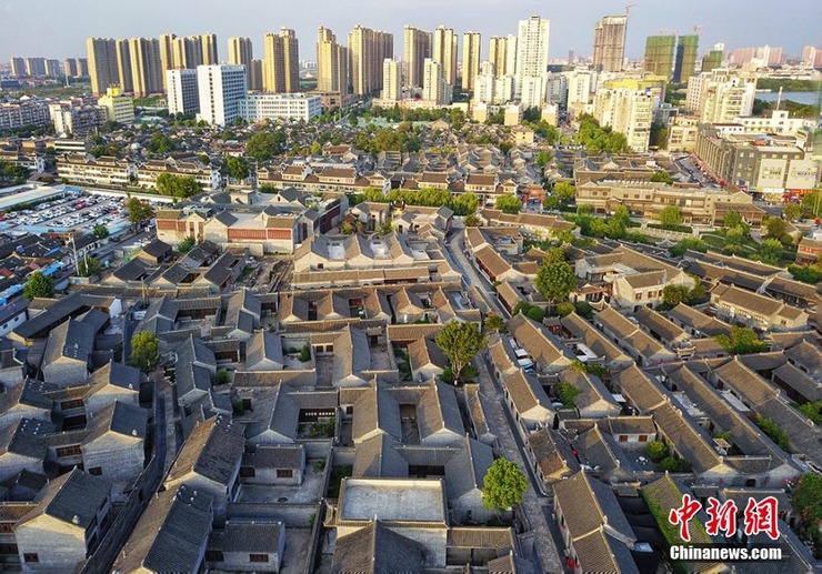 航拍泰州稻河古街区 青砖黛瓦历史悠久