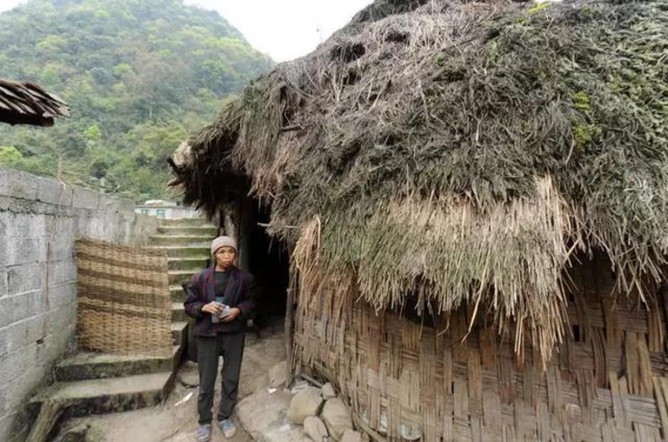 第三个村子——贵州巴平村 2 016年了,这里的村民居然还住茅草房.