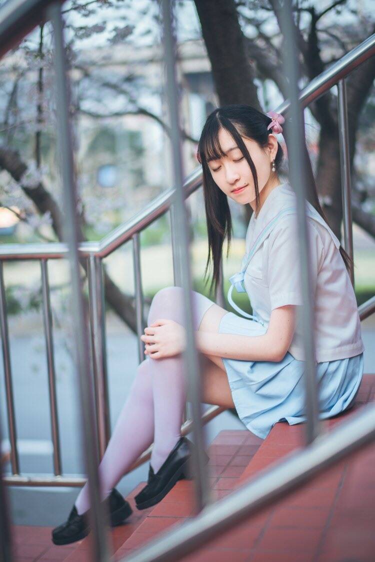 双马尾美女樱花妹街拍外景清纯养眼制服唯美白丝写真