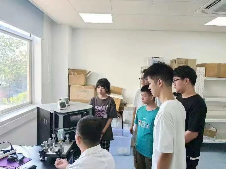 西瓜视频
研发新型荧光尿蛋白检测试纸材料 为孕检领域带来革新性突破