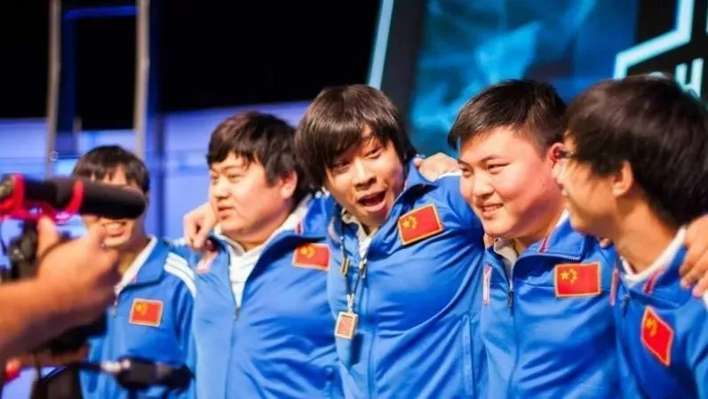 斗鱼上市,卢本伟没能去敲钟-卢本伟在斗鱼有股份吗