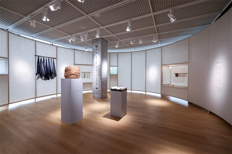 爱唯联合《T》中文版：以二十年叙事，回应「中国时尚从哪里诞生」