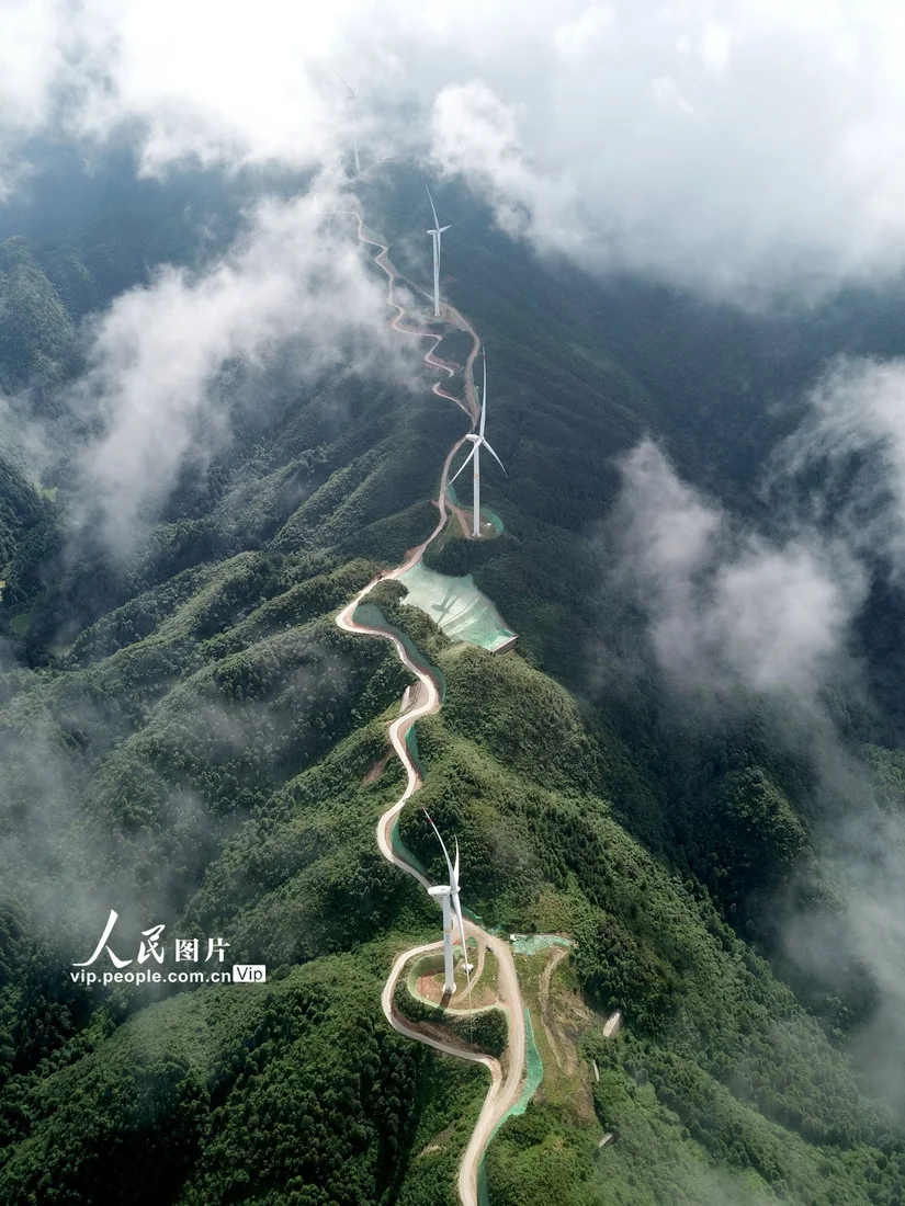 贵州黔东南：生态风电“好风光”(图3)