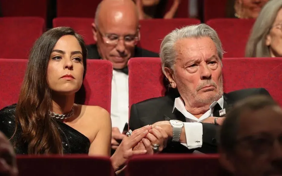 ▲ 阿兰·德龙与女儿Anouchka出席2019年戛纳电影节活动。（法新社图）