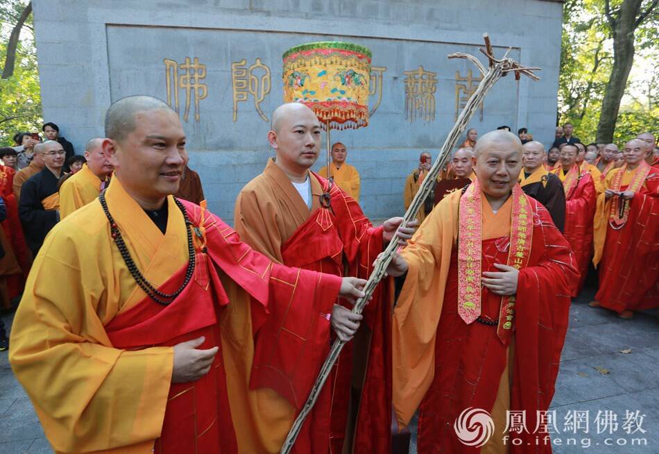 现场纪实:永兴法师荣膺湖湘第一道场新方丈