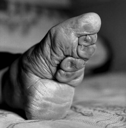 古代女性的缠足除了审美,竟然还有一个让人不齿至极的烂原因