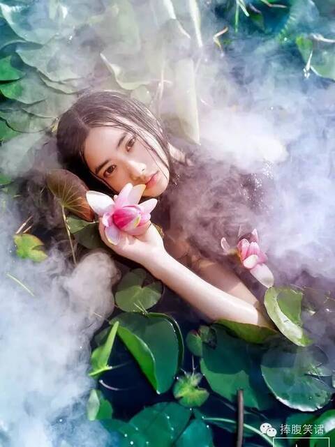 校花杨可湿身摄影写真~你确定不搓进来_手机凤凰网