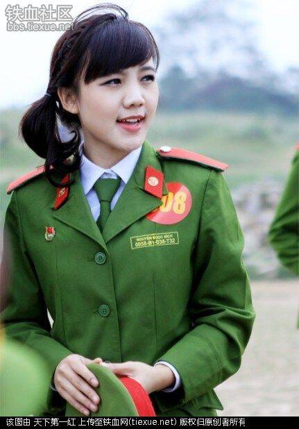 可怜兮兮的被俘越南女兵 抓住该咋办(图)