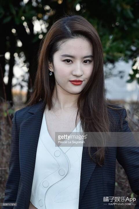 看了当红艺人外网未ps照片,发现吴亦凡王凯赵丽颖竟然是这样的.