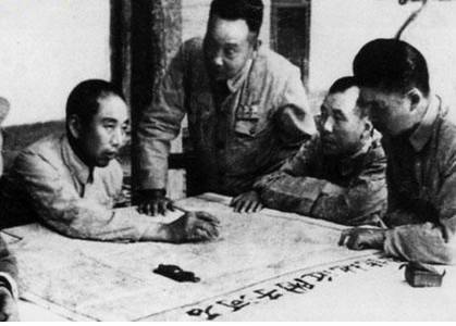 王震将军率兵新疆屯垦戍边:“用刺刀去教训”土匪