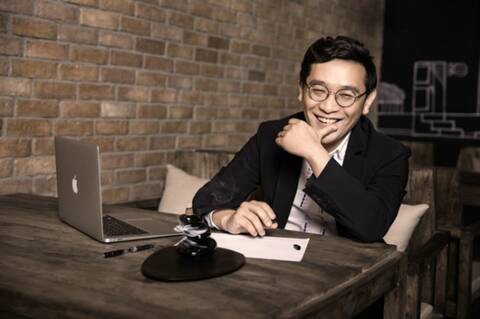 带着一个父亲的自责与愧疚 洛可可贾伟设计了55度杯