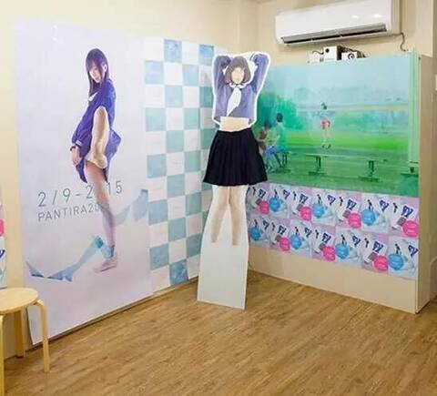 胖次走光摄影展,带你沐浴少女裙底的圣光_手机凤凰网
