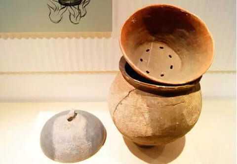 自媒体 △半坡遗址博物馆中的陶甑 中国的烹饪方法发展到南北朝时期