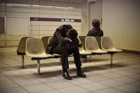 这是怎样的一个民族,“捡尸”成了日本街头家常便饭_手机凤凰网