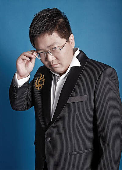 最后一张新卡后,官网如约开发了新一期的投票,本次5位主播分别毕游侠