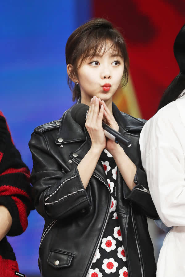 快乐大本营20180224期:张韶涵苏诗丁动情开唱 "幼稚鬼"翟天临上演大力