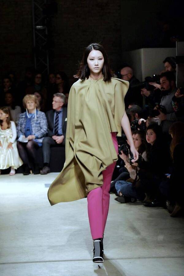 明星 王雯萱对自己的走秀表现十分开心和激动,但也因为紧张表现的不尽