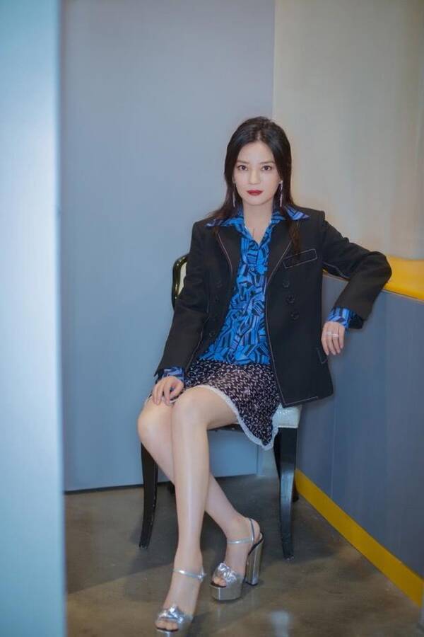 赵薇曝《还珠》剧组私下保持联系,会发彼此的表情包