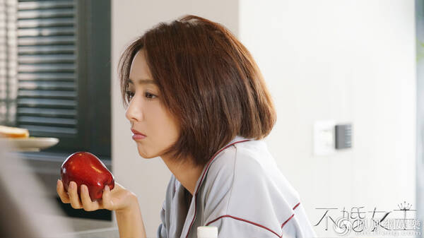 北京君创互娱文化传媒有限公司联合出品的电视剧《不婚女王》目前正在