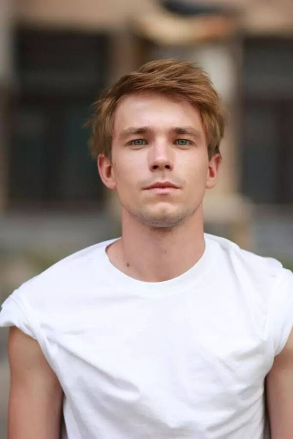 虽然男二颜值逆天,但我还是会选贱贱的忠犬男主