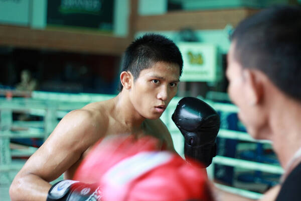 泰拳王登陆昆仑决重庆站 曾一晚连胜日本三大猛将