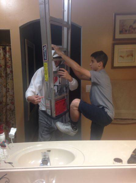 老外掀起了巨根挑战 可这画风越来越不对了