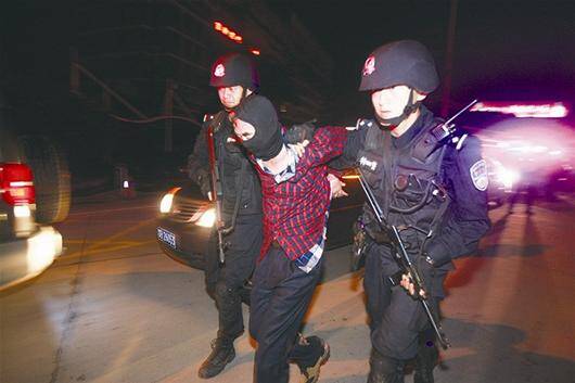 黄石一公司副总携公款潜逃11年