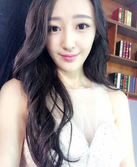 武汉:17岁艺考女神走红因太美考生拒与其同场