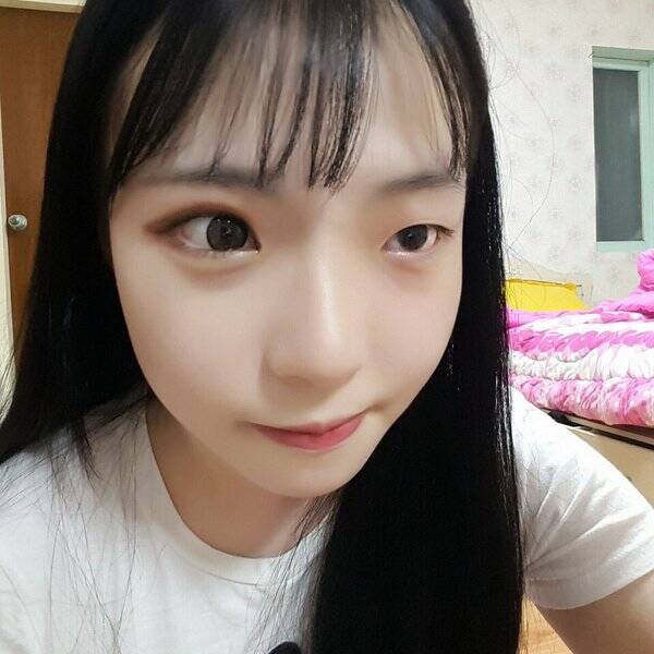 从此不再相信单眼拍照的妹子 人和人之间没有信任