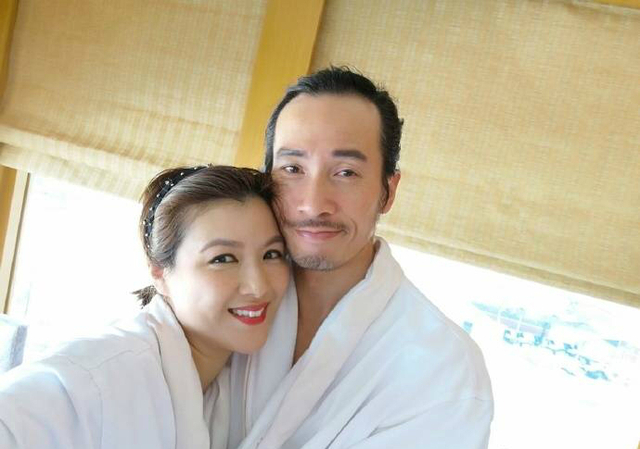 陈豪为老婆包下一架直升机高空秀恩爱