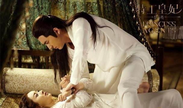 她"二婚"后帮新欢灭掉前任的国!