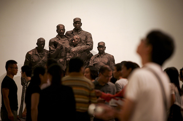 人民日报谈英烈保护法:崇尚英雄才会诞生英雄