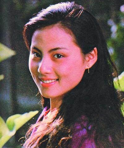 但是,当初王熙凤的第一人选却不是邓婕,而是乐韵.