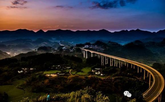 自駕路線:重慶-滬渝高速-草坪出口-草坪村 2,巴南集體村集體村的