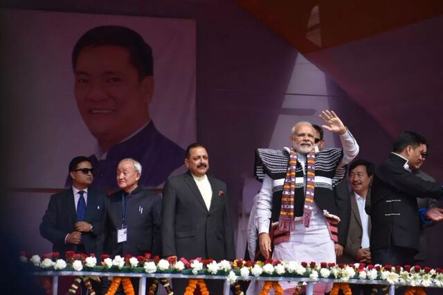 莫迪除夕访藏南称当地年轻人渴望学印地语