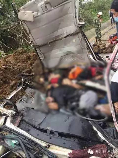 记者从多方渠道获悉,事故中身亡的男子,名叫