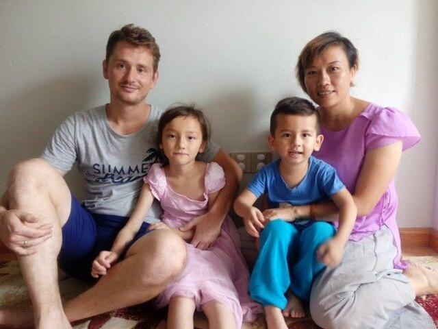 乌克兰帅哥学霸拿到中国绿卡 娶中国妻子生两娃 乌克兰帅哥学霸拿到中国绿卡 娶中国妻子生两娃_图1-1