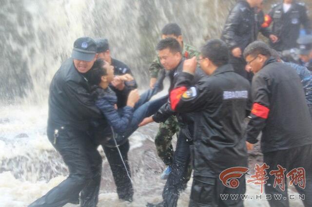 5/105日15时10分,宜川县公安局立即启动应急预案,现场执勤警察迅速